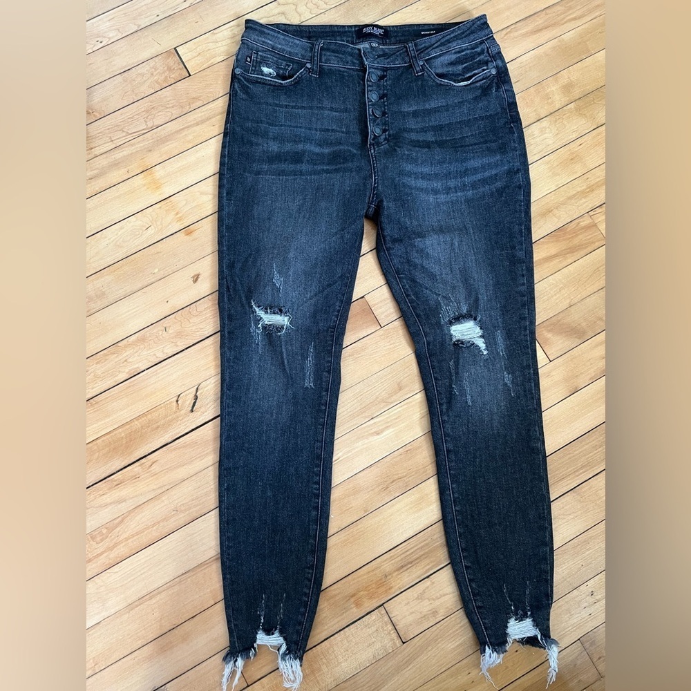 Judy Blue black denim button‎ fly skinny fit distressed jeans